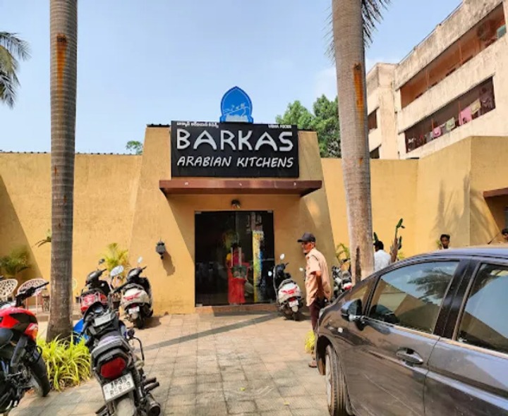 బార్కాస్‌ అరేబియన్‌ కిచెన్‌ రెస్టారెంట్‌పై దాడులు