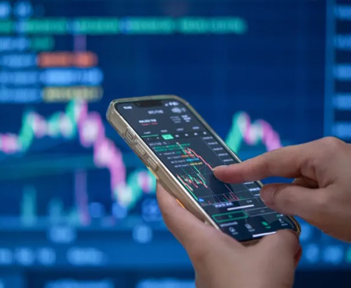 భారీ నష్టాలతో స్టాక్ మార్కెట్లు ప్రారంభం