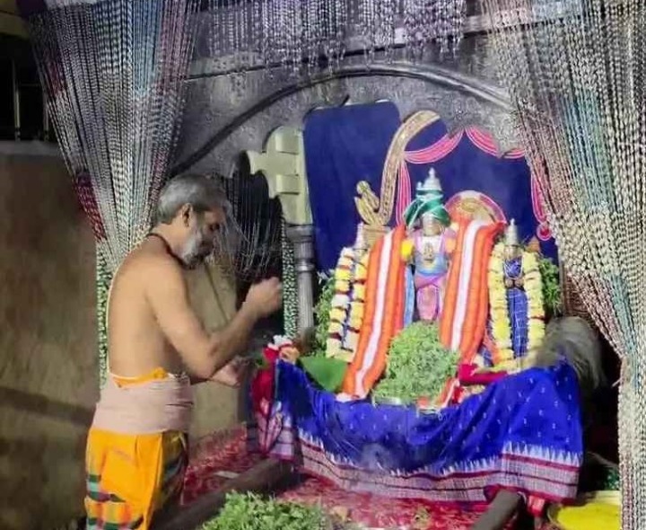 వరాహలక్ష్మీ స్వామి ఆలయంలో సహస్రనామార్చన