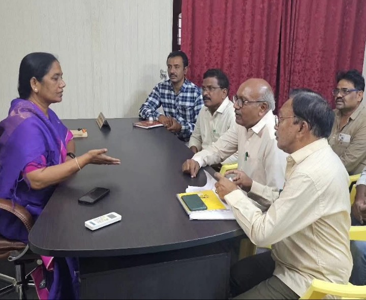 చెరువులకు నీటి సరఫరాపై ఎమ్మెల్యే సమీక్ష