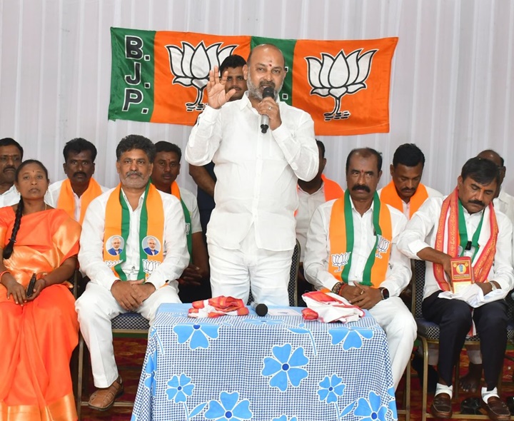 సీఎం రేవంత్‌పై బండి సంజయ్ విమర్శలు