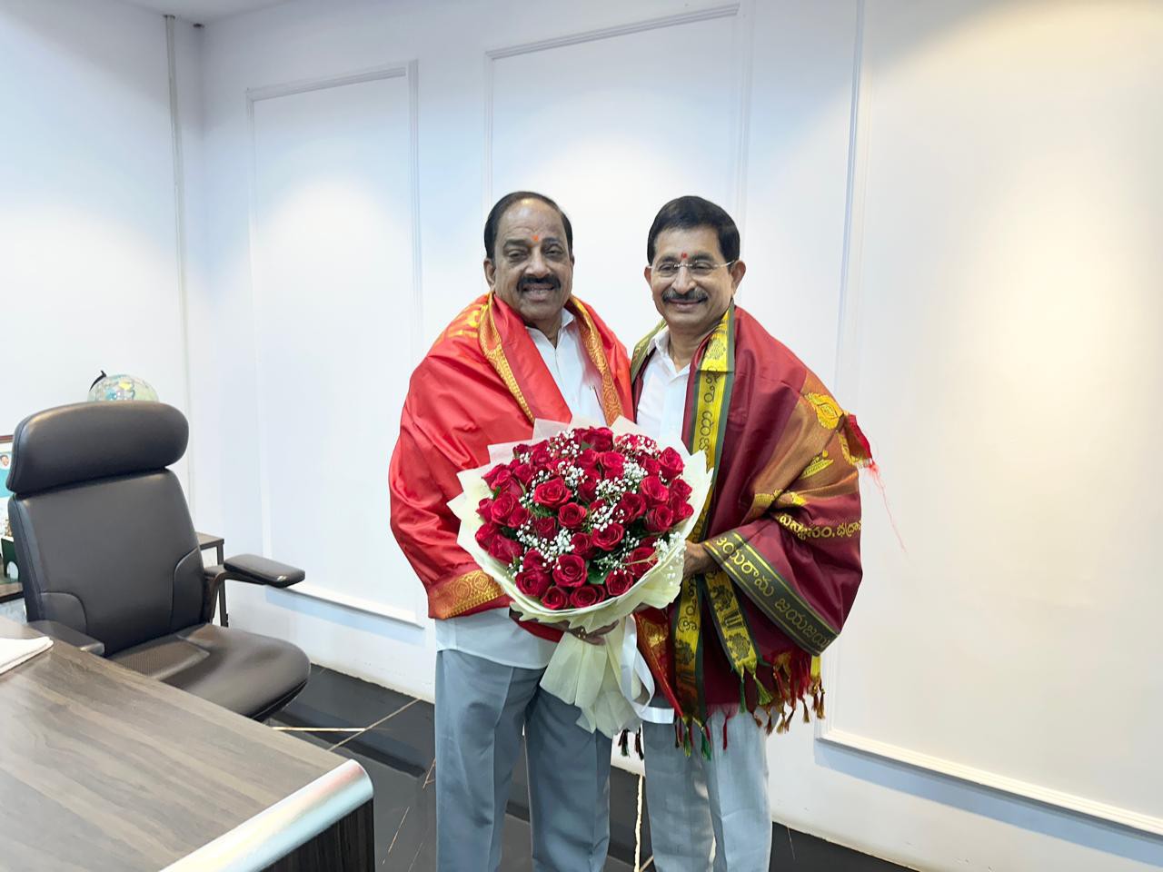 ప్రజలకు మరింత సేవలందించాలి: మంత్రి తుమ్మల