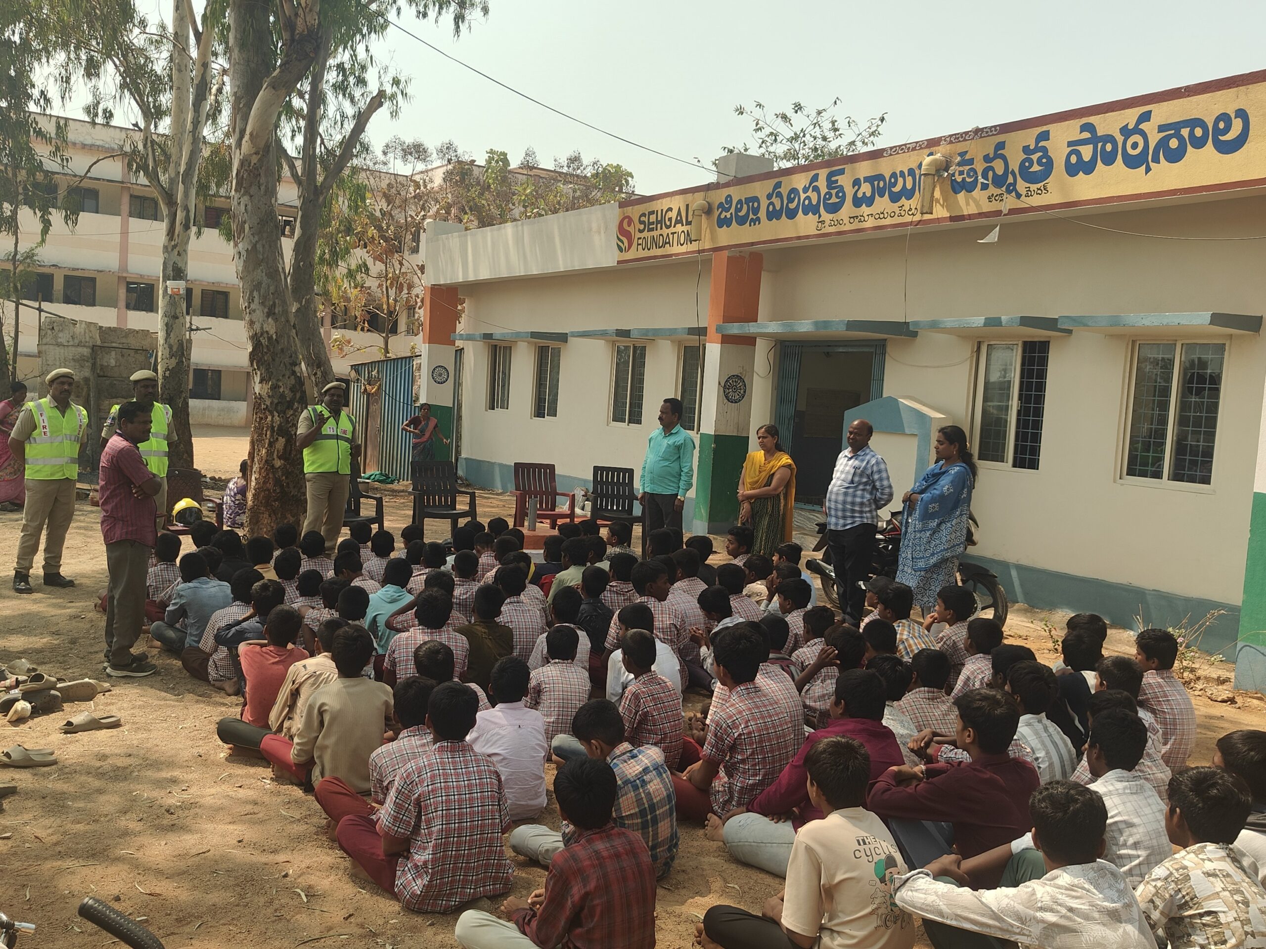 విద్యార్థులకు అగ్నిమాపక భద్రతపై అవగాహన