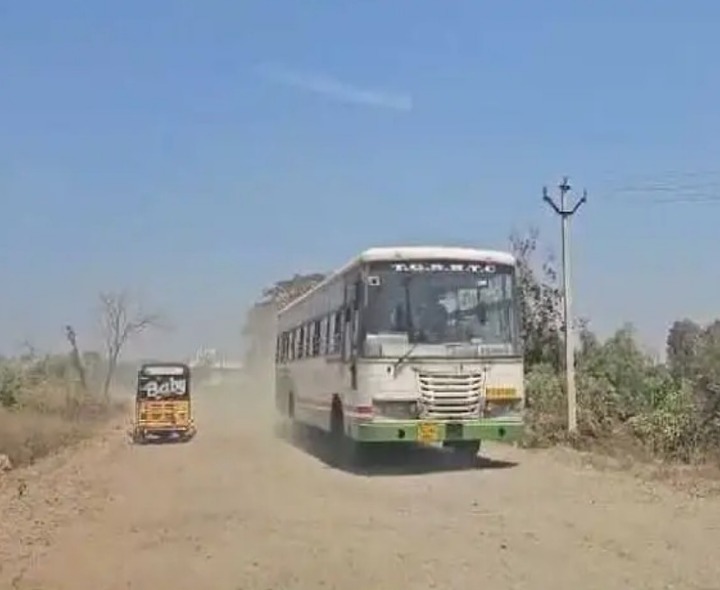 అధ్వానంగా ఎకమామిడి రహదారి