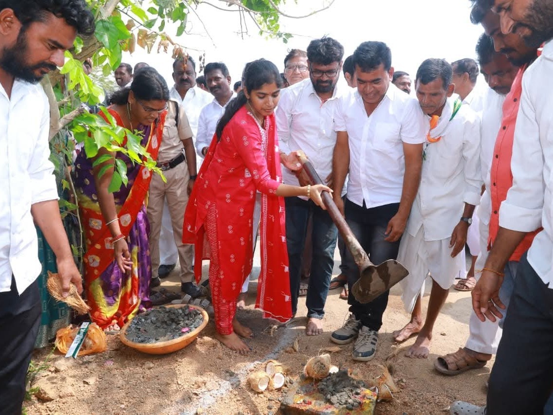 గ్రామాల సమగ్ర అభివృద్ధికి ప్రత్యేక చర్యలు: MLA