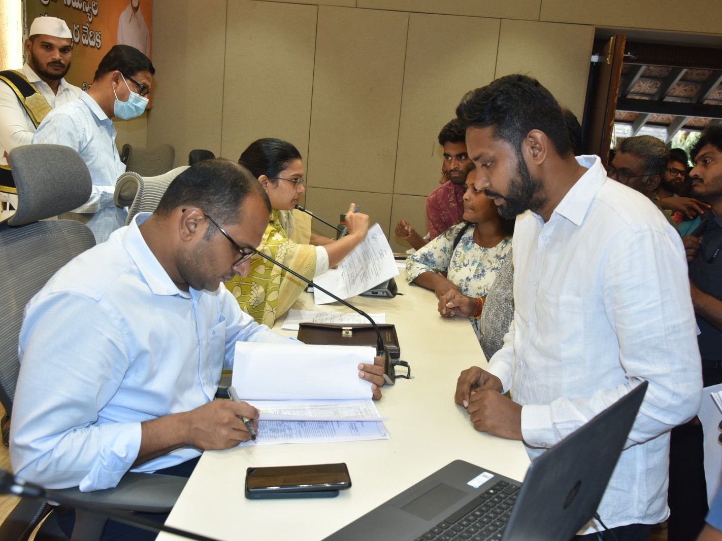 వినతులు స్వీకరించిన కలెక్టర్