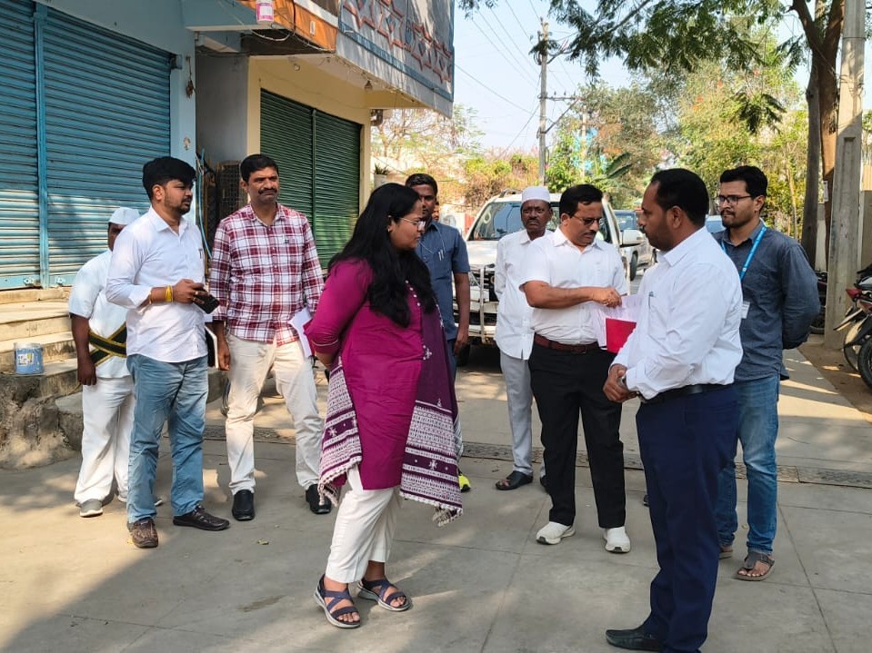 పారిశుధ్యంపై దృష్టి కేంద్రీకరించాలి: కలెక్టర్