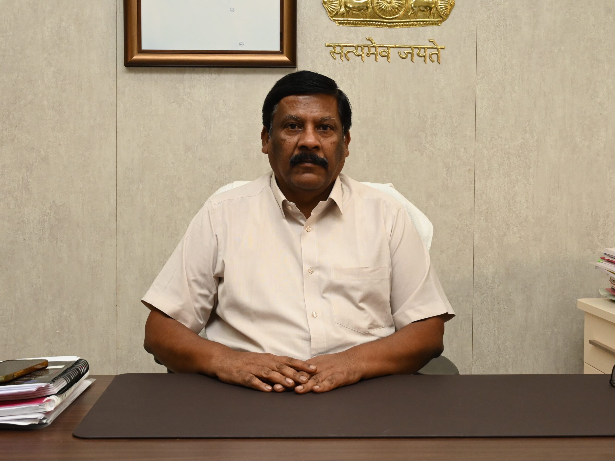 ‘దరఖాస్తులు జాప్యం చేయకుండా త్వరగా పరిష్కరించాలి’