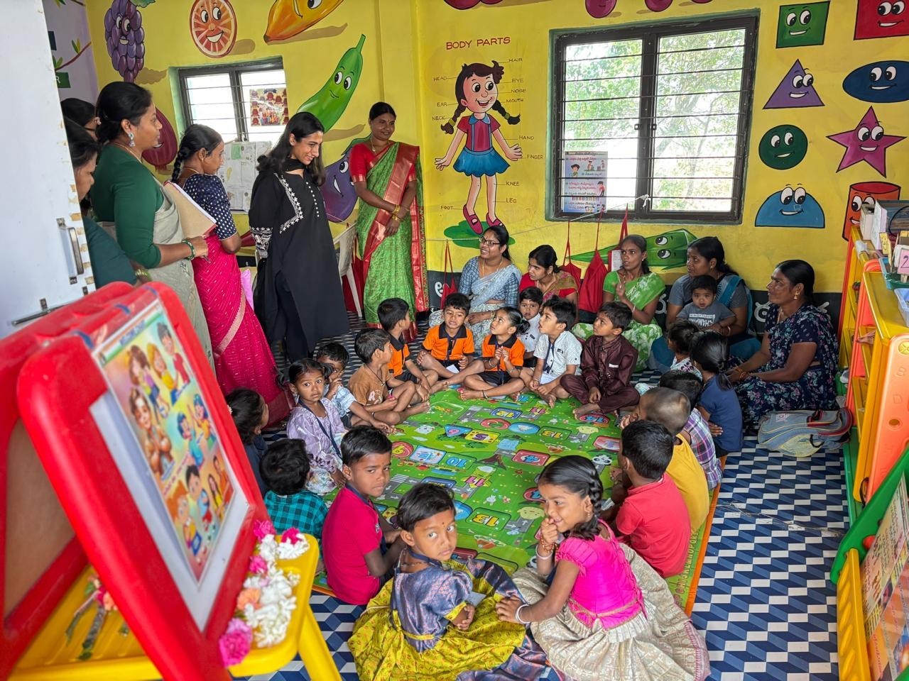 అంగన్వాడీలను సందర్శించిన డైరెక్టర్