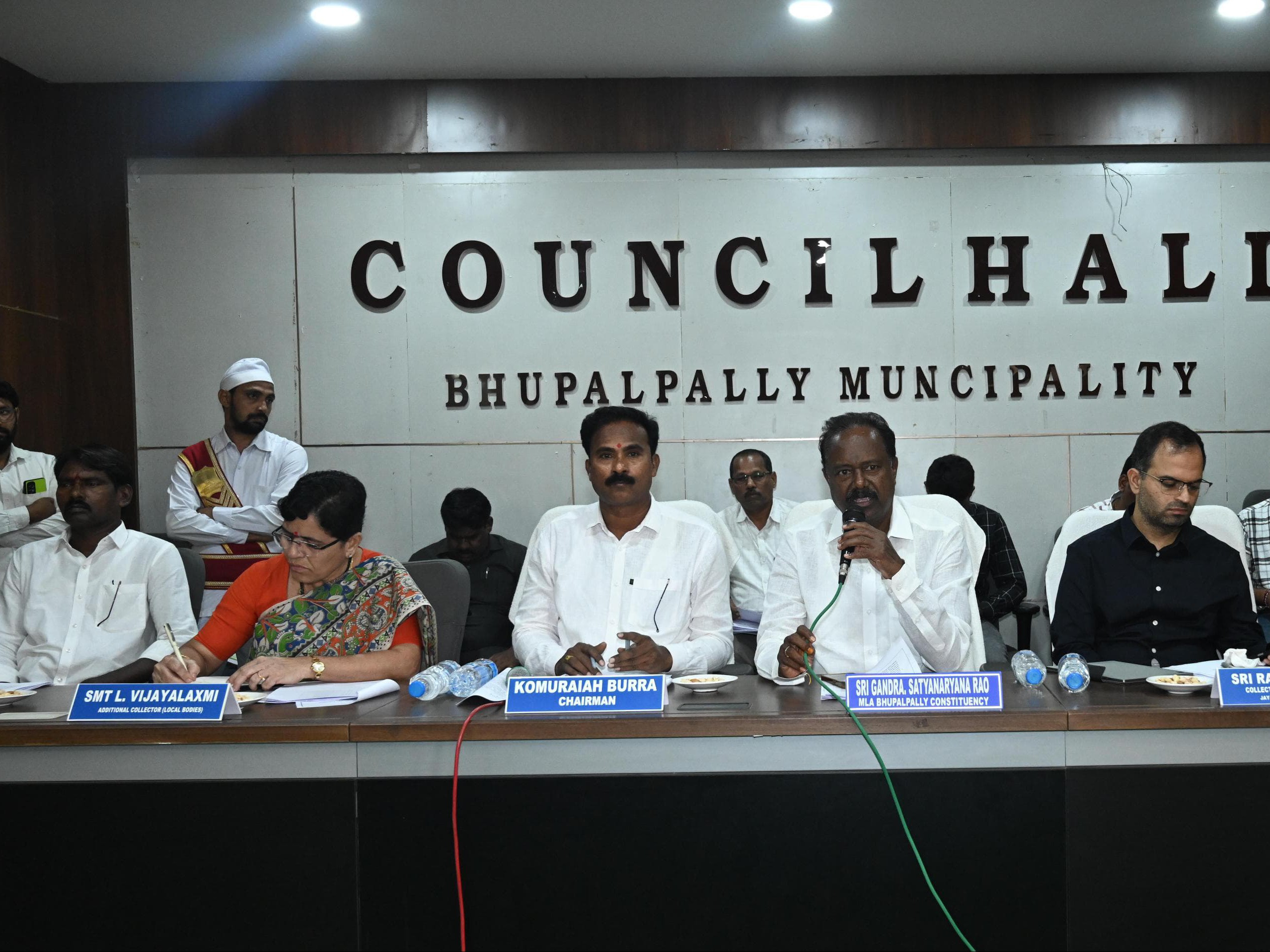 ‘చెరువులు, కుంటలు అన్యాక్రాంతం కాకుండా సర్వే చేయాలి’