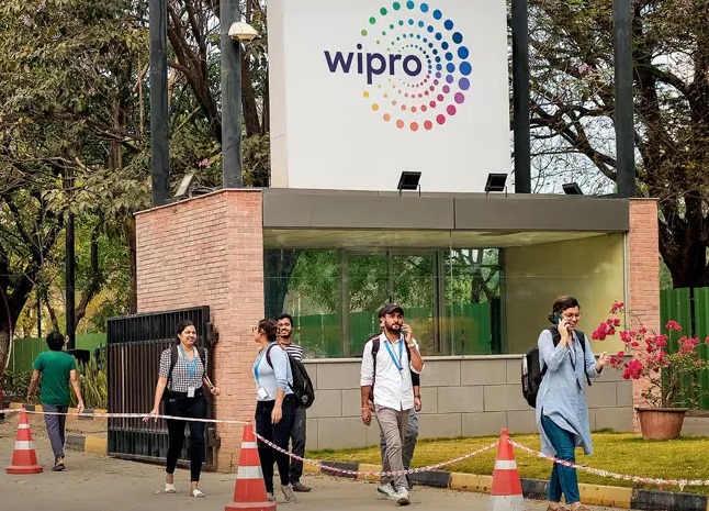 భారీ నష్టాల వేళ రాణించిన ఐటీ స్టాక్స్