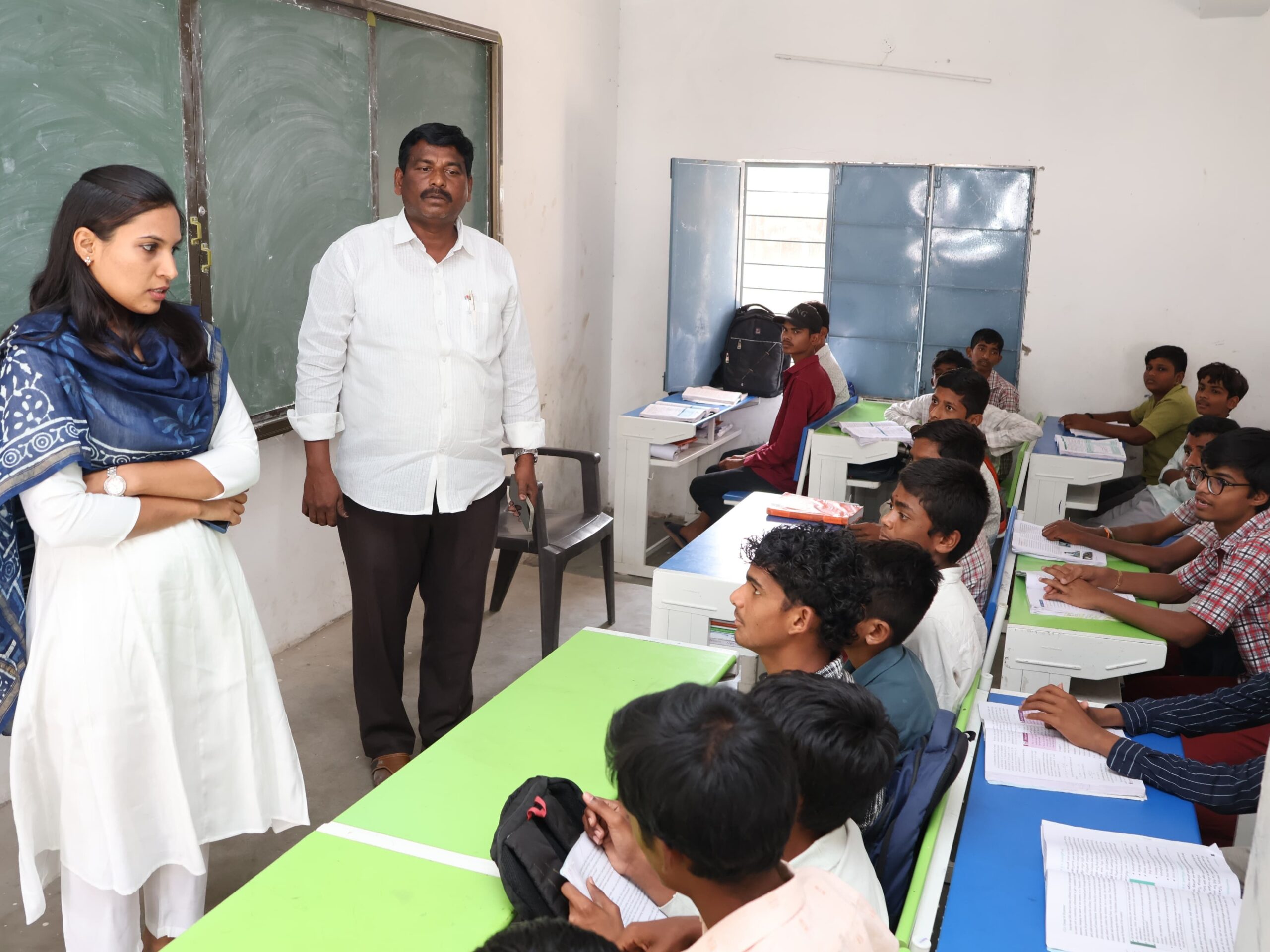 కష్టపడి చదివితే మంచి మార్కులు: కలెక్టర్