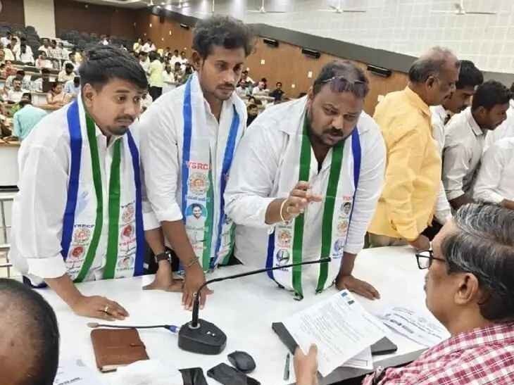 ‘విద్యార్థుల మరణాలపై విచారణ చేపట్టాలి’