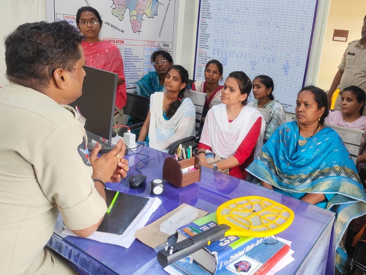 ‘శక్తి యాప్ పై అవగాహన కల్పించాలి’