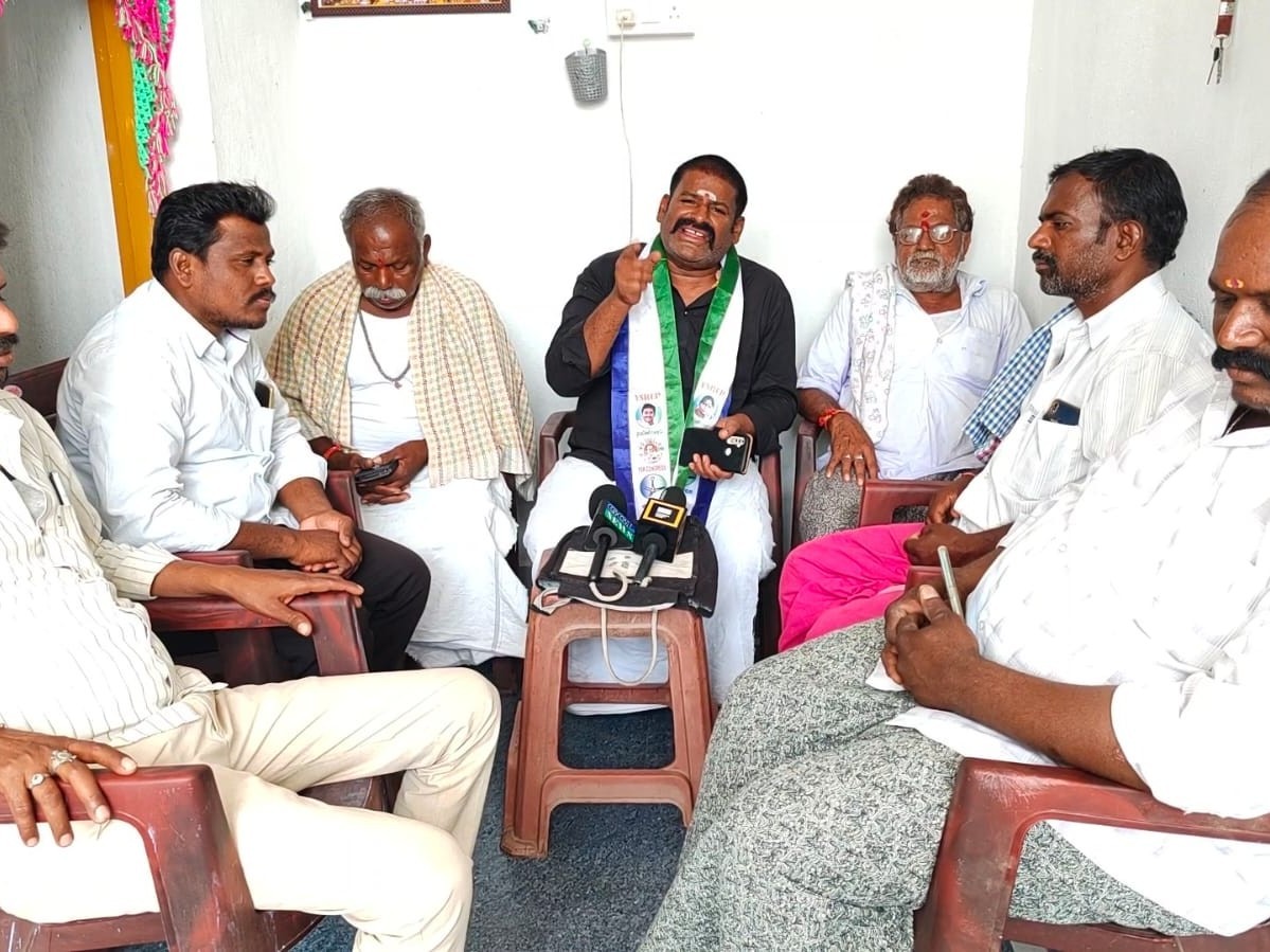 ‘మున్సిపల్ వైస్ ఛైర్మన్‌పై అసత్య ఆరోపణలు వద్దు’