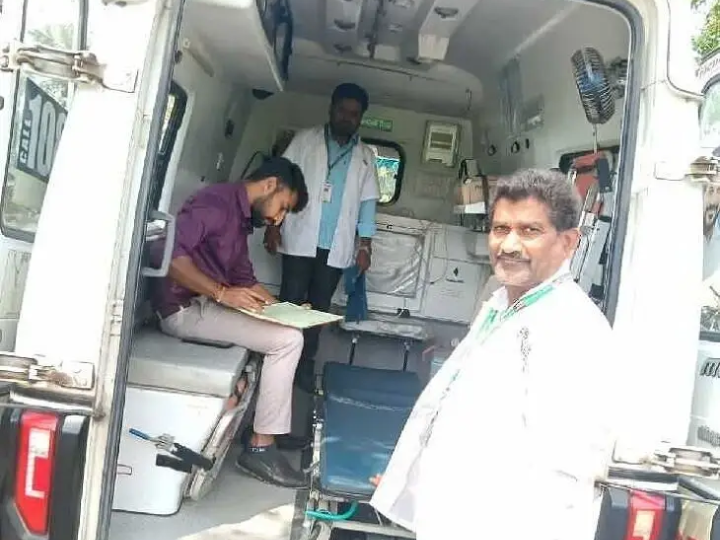 అంబులెన్స్ సేవలను తనిఖీ చేసిన జిల్లా మేనేజర్