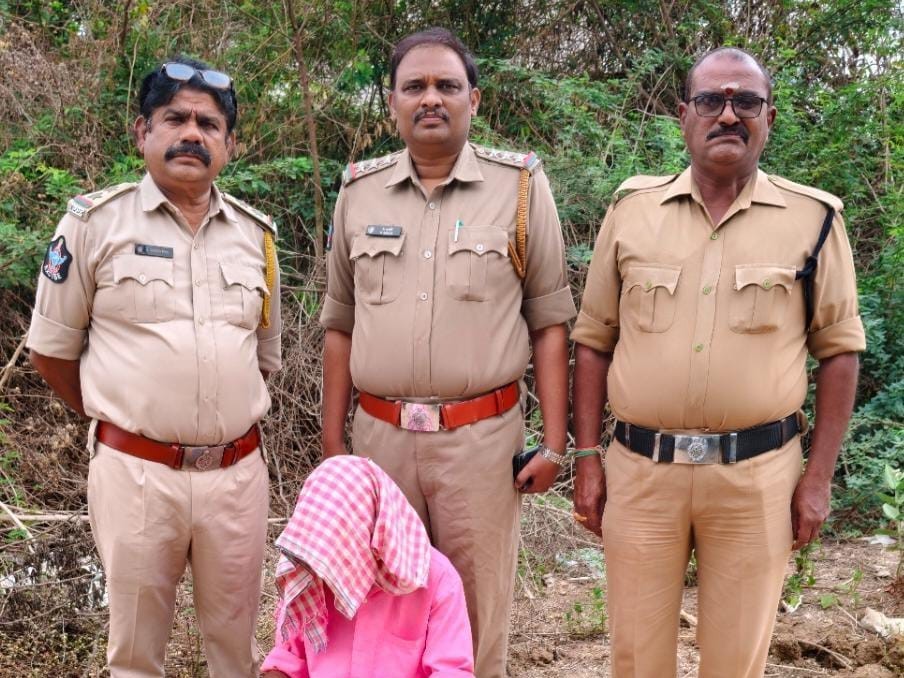 నాటు సారా విక్రయిస్తున్న వ్యక్తి అరెస్ట్