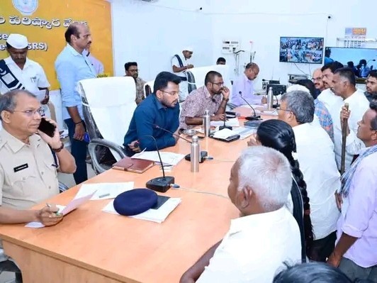 ‘సమస్యలను త్వరితగతిన పరిష్కరించాలి’