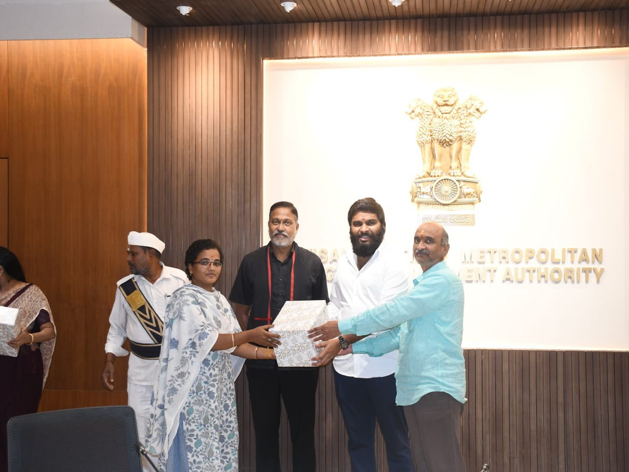 వీఎంఆర్‌డీలో ముగ్గుల పోటీల విజేతలకు బహుమతులు