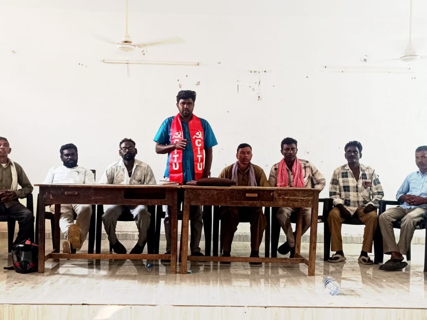 ‘మూడు నెలల పెండింగ్ వేతనాలు ఇవ్వాలి’