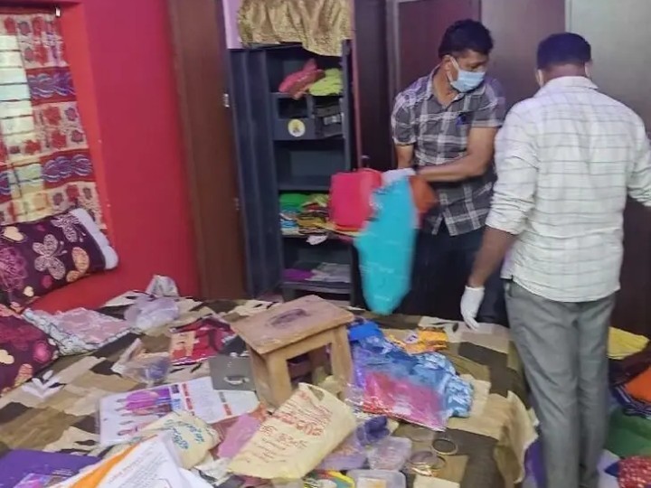 వేల్పూరులో భారీ చోరీ.. కేసు నమోదు చేసిన పోలీసులు..!