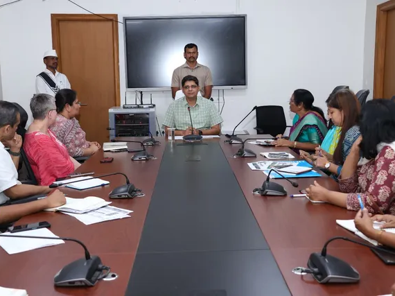 జిల్లాలో పర్యటించి కలెక్టర్‌ను కలిసిన సీఐఎఫ్ఎఫ్, యునెసేఫ్