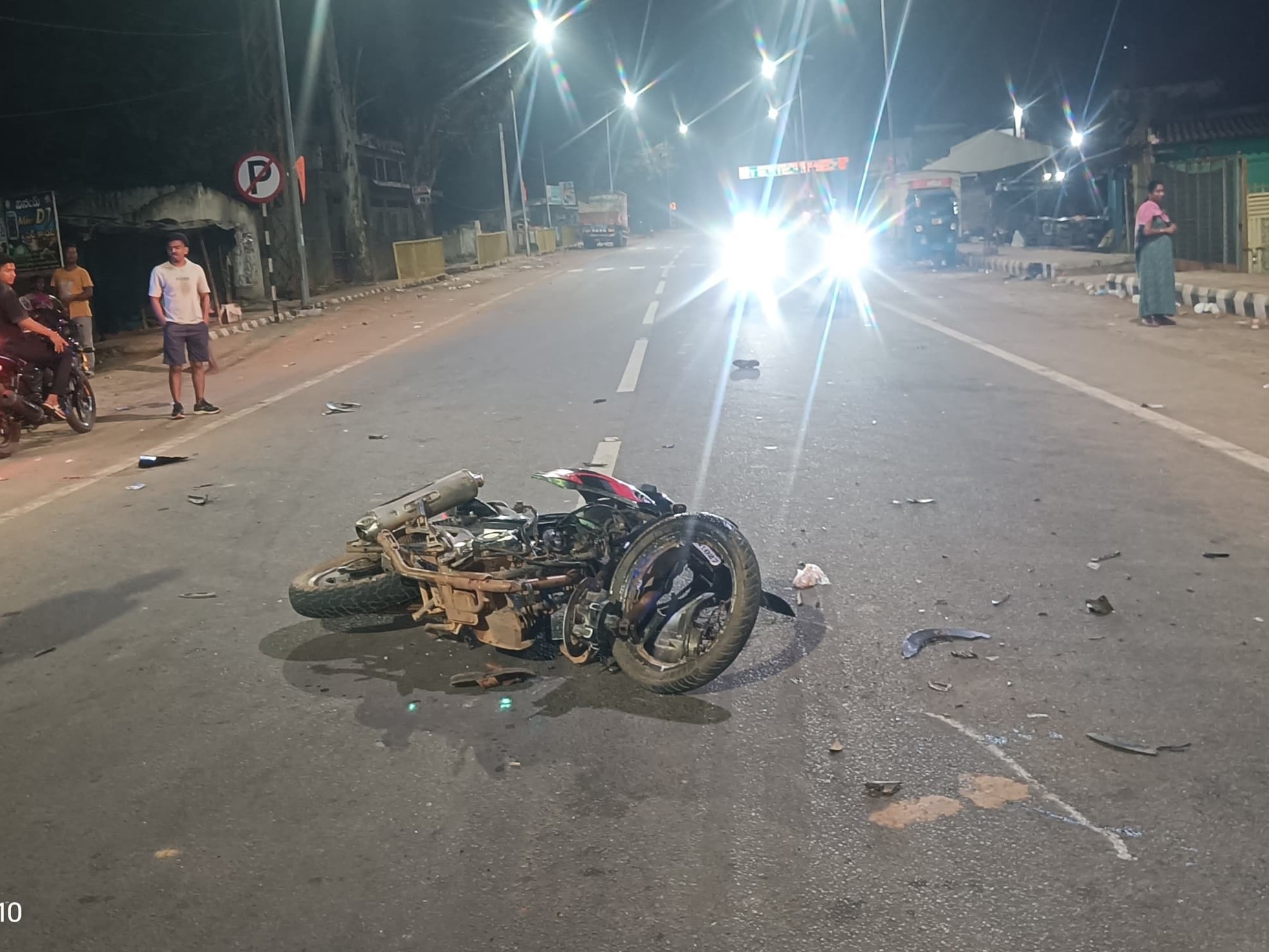 రెండు బైకులు ఢీ.. నలుగురికి గాయాలు