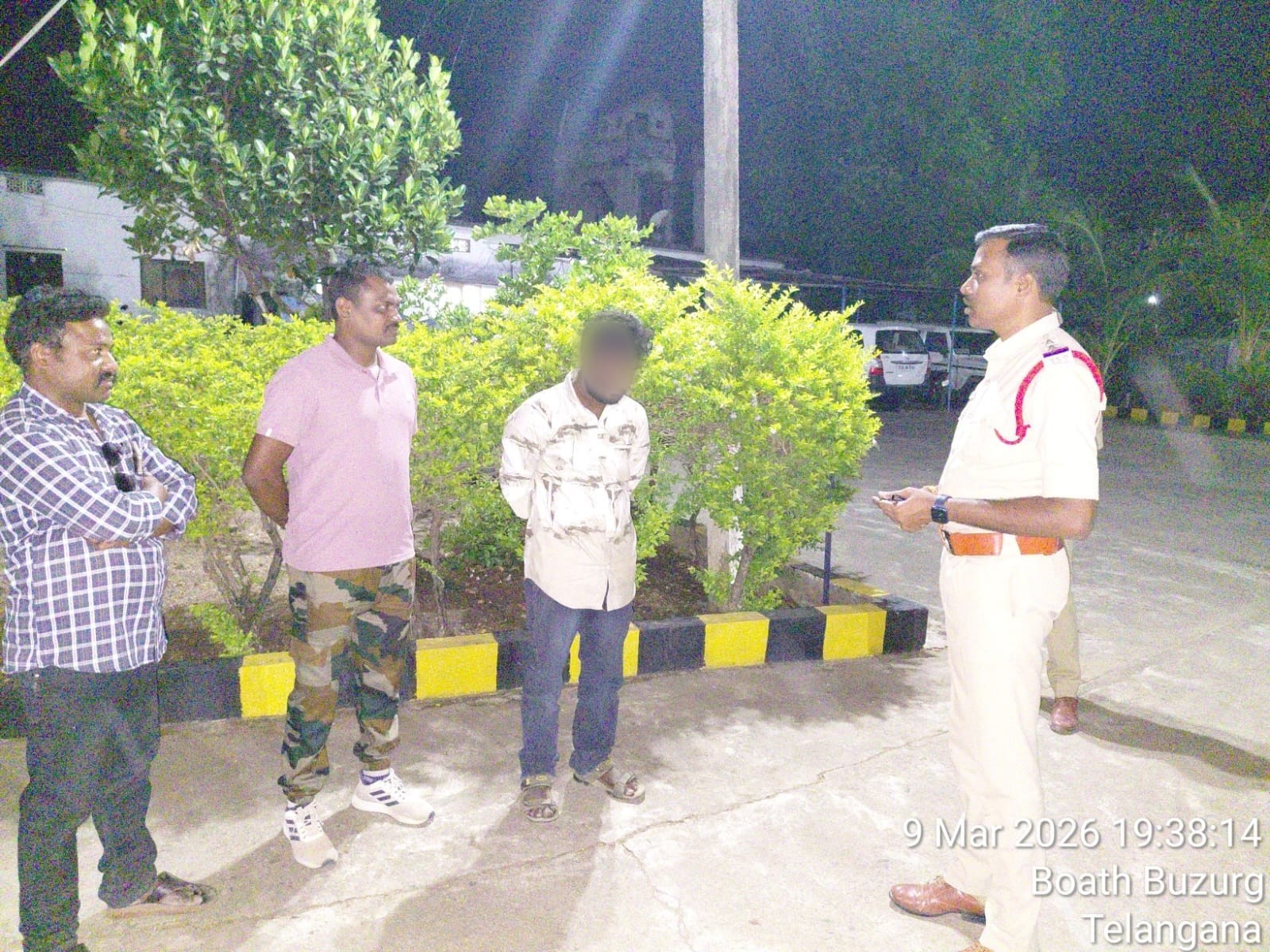 ‘ఆత్మహత్యా యత్నం.. కాపాడిన పోలీసులు’