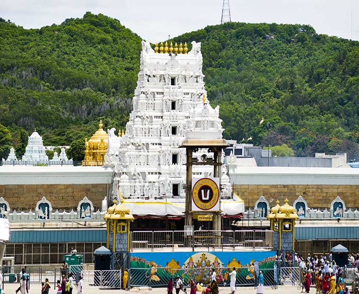 శ్రీవారి ఆలయంలో భక్తుల రద్దీ