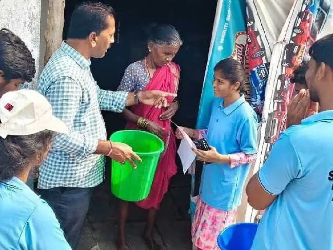 గ్రామాల్లో NSS వాలంటీర్ల అవగాహన కార్యక్రమం