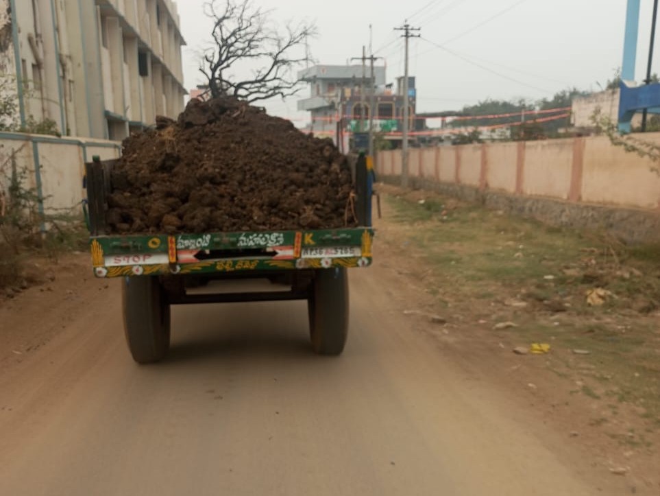 పర్వతగిరి రిజర్వాయర్ వద్ద అక్రమ మట్టి దందా