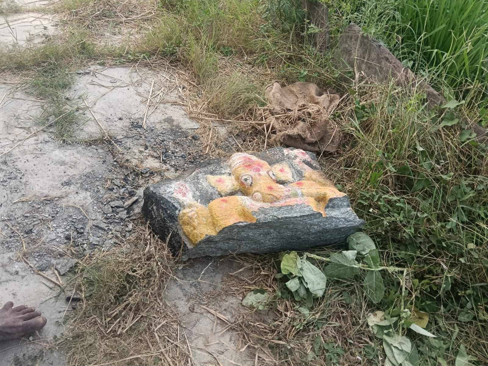 వినాయక స్వామి విగ్రహం ధ్వంసం.. గ్రామస్థుల ఆగ్రహం