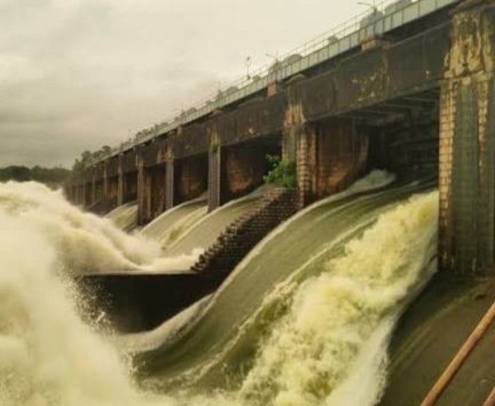 ప్రధాన కాలువ నుంచి కొనసాగుతున్న నీటి విడుదల