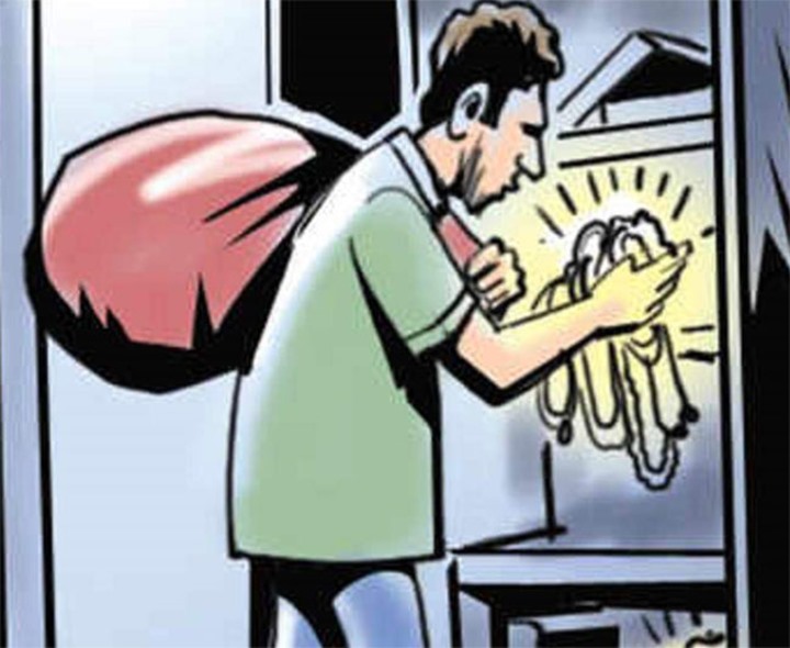 గణపతి ఆలయంలో చోరీ.. కేసు నమోదు