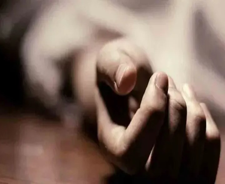 విషాదం.. గోడ కూలి ఏడుగురు మృతి