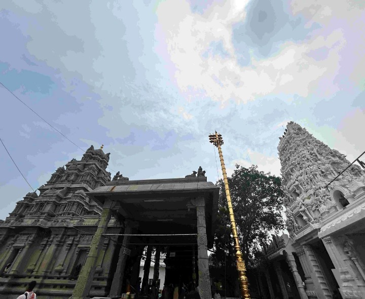 ఆలయంలో చోరీ.. పూజారులు అరెస్ట్