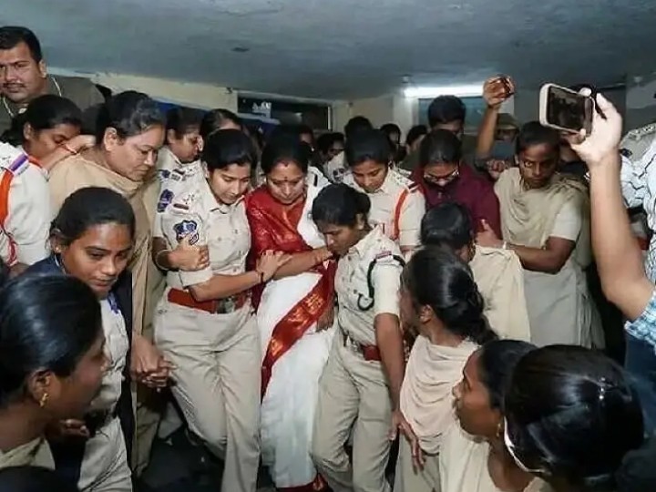 నిరాహార దీక్ష చేపట్టిన కవిత అరెస్ట్