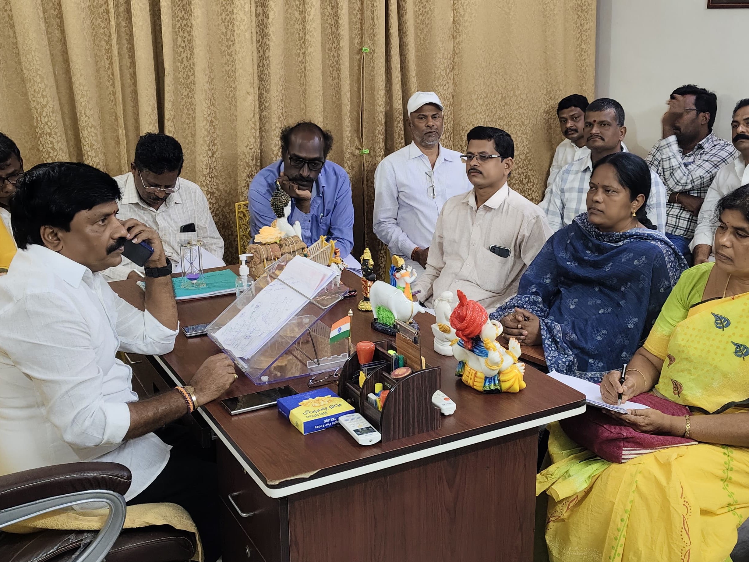 ‘అభివృద్ధి పనులు త్వరగా పూర్తి చేయండి’