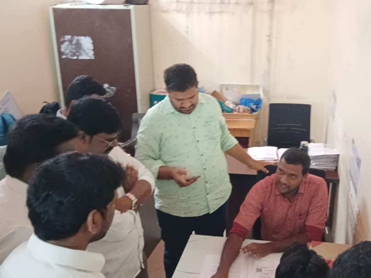 పోరాటం ఫలించింది.. ముగిసిన ఆందోళన