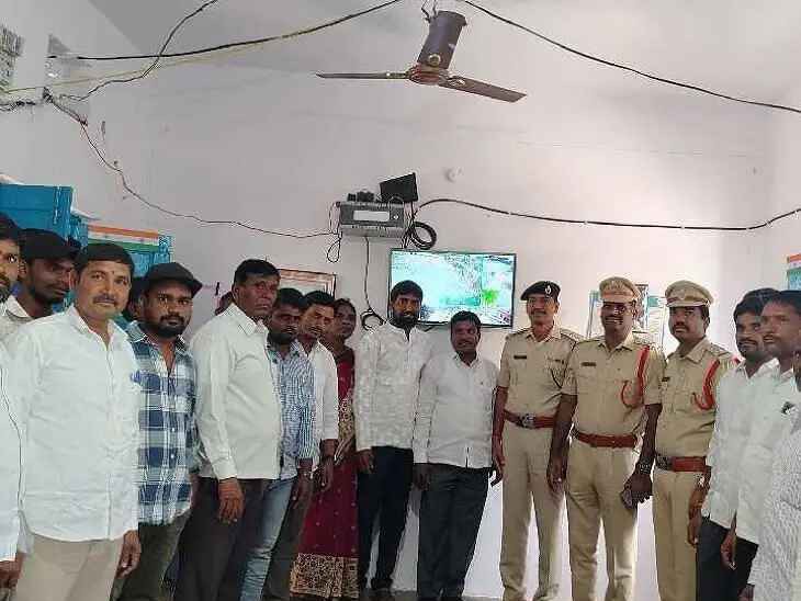 లక్ష్మీదేవిపల్లిలో సీసీ కెమెరాలు ప్రారంభించిన డీఎస్పీ
