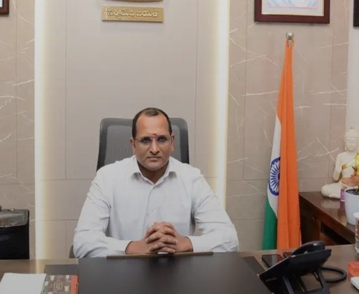 జీవీఎంసీ ప్రత్యేక అధికారిగా కలెక్టర్ హరేంద్ర ప్రసాద్