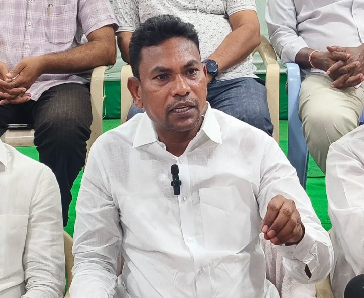 ‘ప్రభుత్వం బాధ్యత లేకుండా పాలన సాగిస్తోంది’