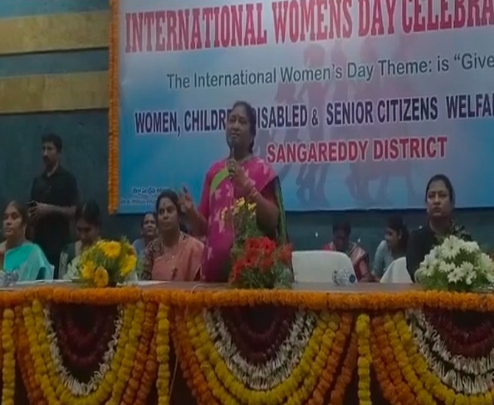 ‘పురుషులతో సమానంగా రాణిస్తున్న మహిళలు’