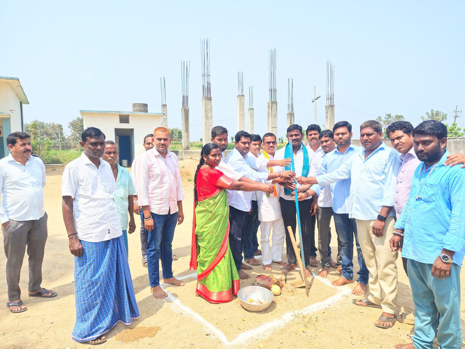 అంగన్వాడీ భవన నిర్మాణాలకు భూమి పూజ