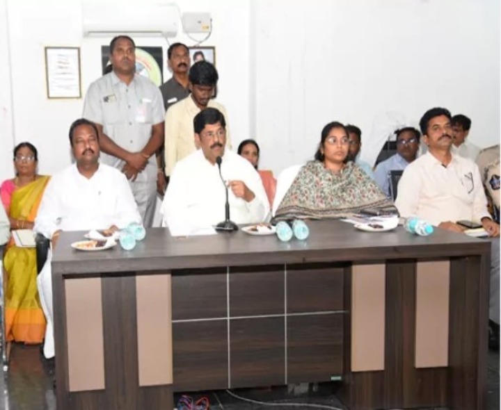 చేజర్లలో పర్యటించిన మంత్రి ఆనం