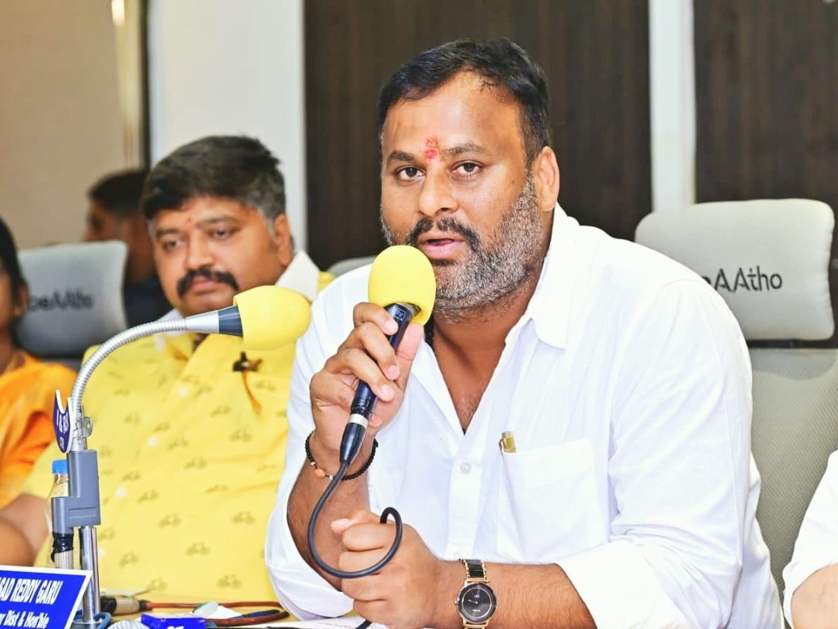 తప్పుదారి పట్టించేలా బుగ్గన ఆరోపణలు: మంత్రి