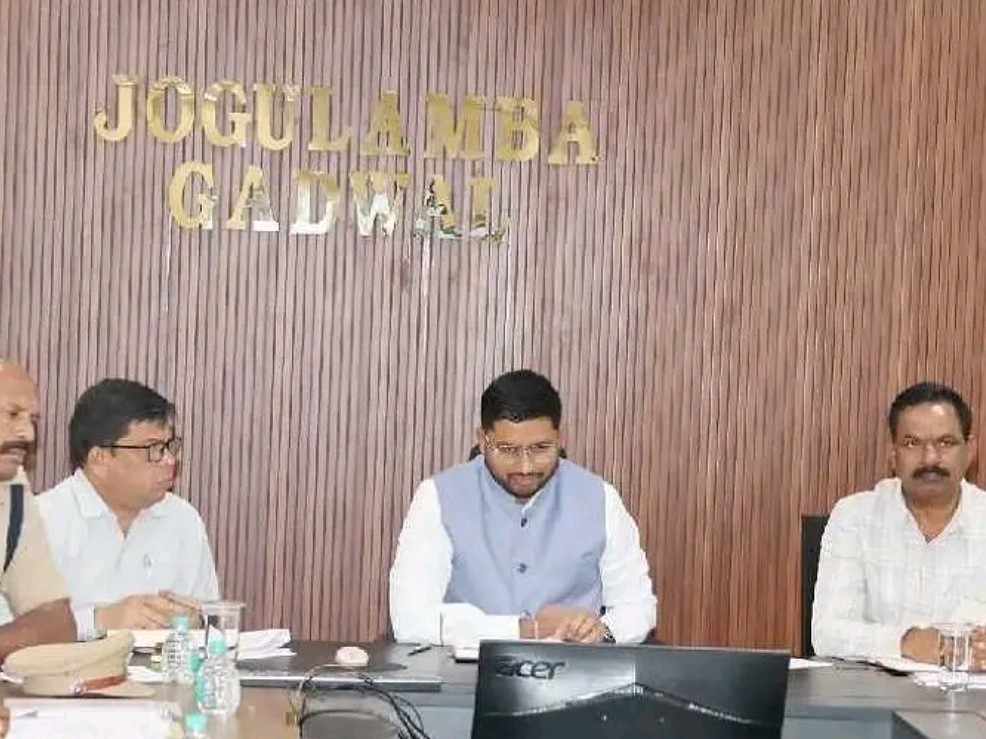 ప్రజా పాలన ప్రగతిలో ప్రజాప్రతినిధులదే కీలక పాత్ర: కలెక్టర్