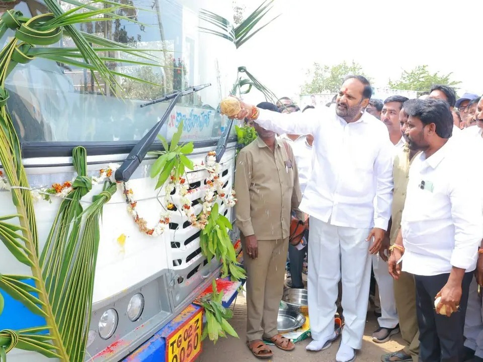 కాల్వ శ్రీరాంపూర్-HYDకి బస్సు సౌకర్యం ప్రారంభం