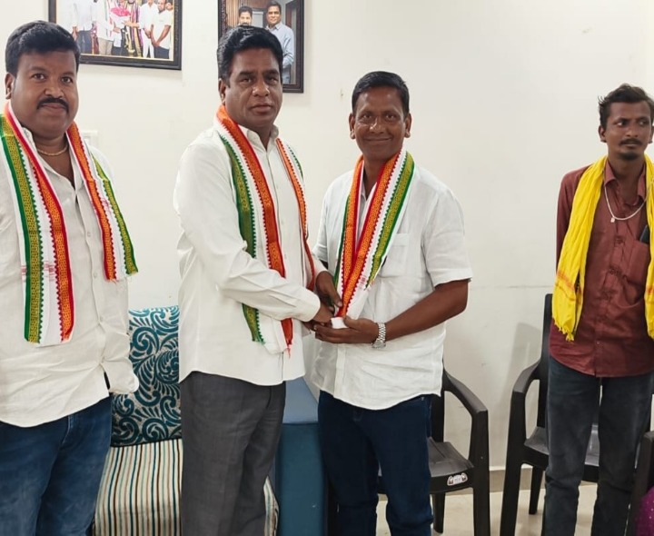 కాంగ్రెస్ పార్టీలో చేరిన శీర్షా గ్రామ సర్పంచ్