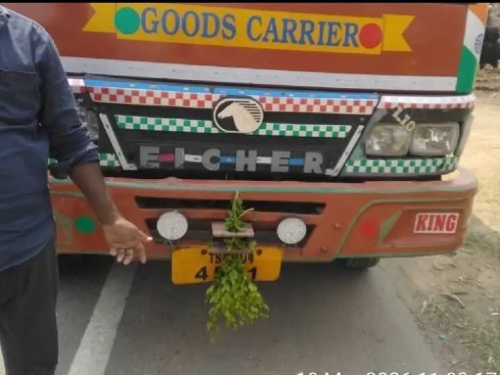 తప్పుడు నంబర్ ప్లేటుతో తిరుగుతున్న డీసీఎం పట్టివేత